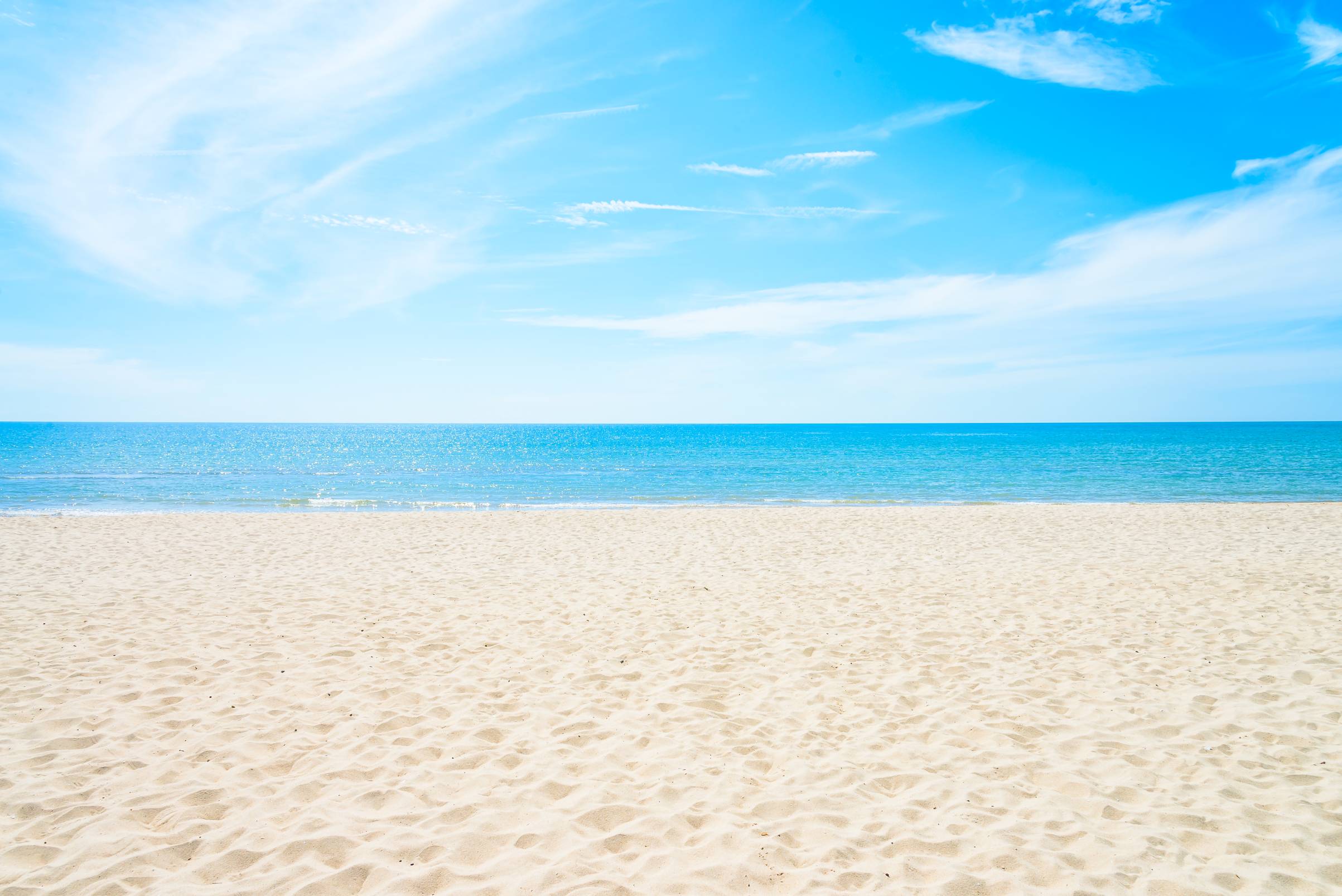 empty-sea-and-beach-background (2)